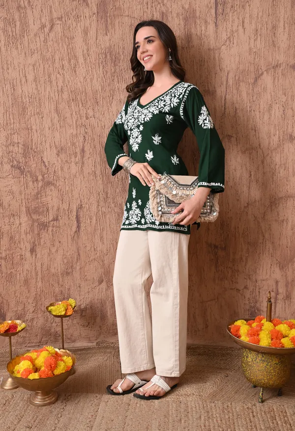 Green_Elegant_Hand-Embroidered_Chikankari_Floral_Lucknowi_Kurti