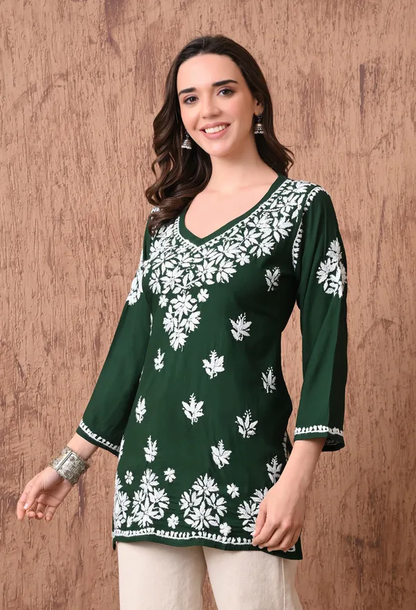 Green_Elegant_Hand-Embroidered_Chikankari_Floral_Lucknowi_Kurti
