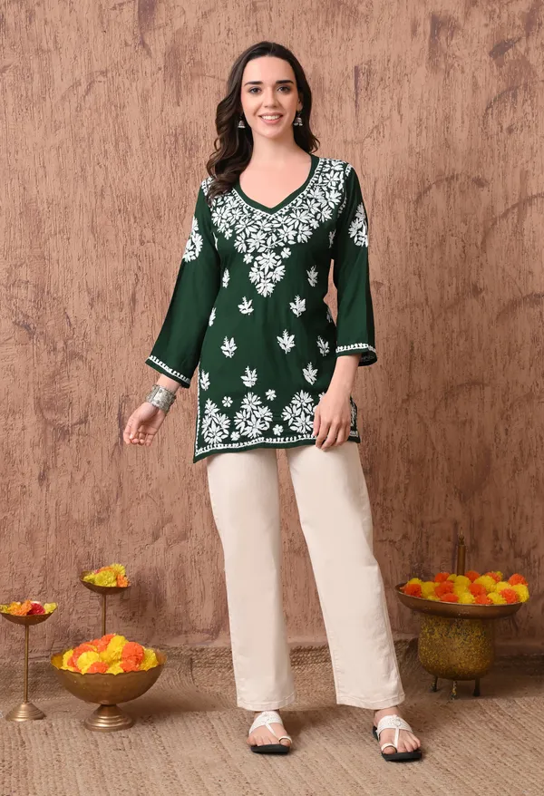 Green_Elegant_Hand-Embroidered_Chikankari_Floral_Lucknowi_Kurti