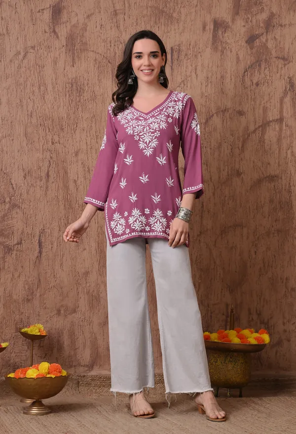 Onion_Pink_Elegant_Hand-Embroidered_Chikankari_Floral_Lucknowi_Kurti