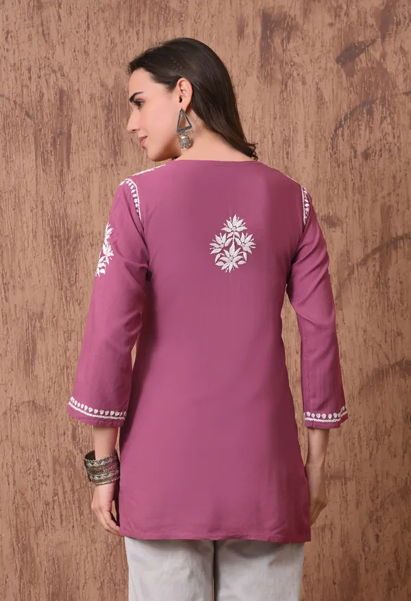 Onion_Pink_Elegant_Hand-Embroidered_Chikankari_Floral_Lucknowi_Kurti