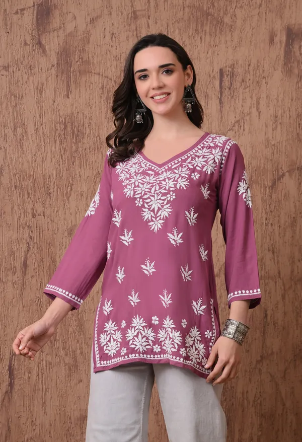 Onion_Pink_Elegant_Hand-Embroidered_Chikankari_Floral_Lucknowi_Kurti