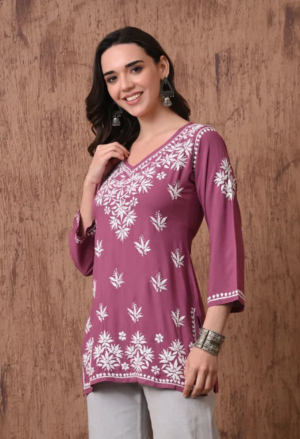 Onion_Pink_Elegant_Hand-Embroidered_Chikankari_Floral_Lucknowi_Kurti
