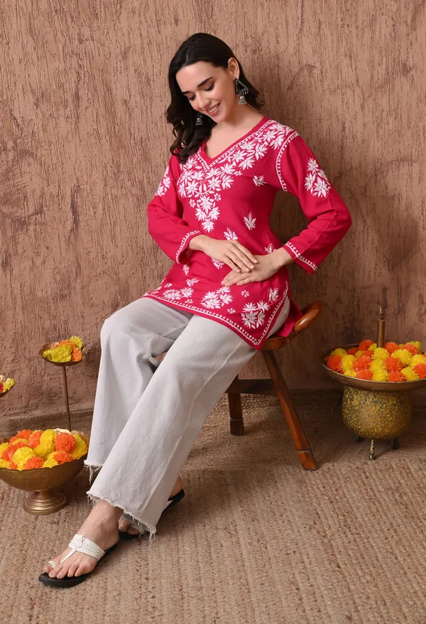 Pink_Elegant_Hand-Embroidered_Chikankari_Floral_Lucknowi_Kurti