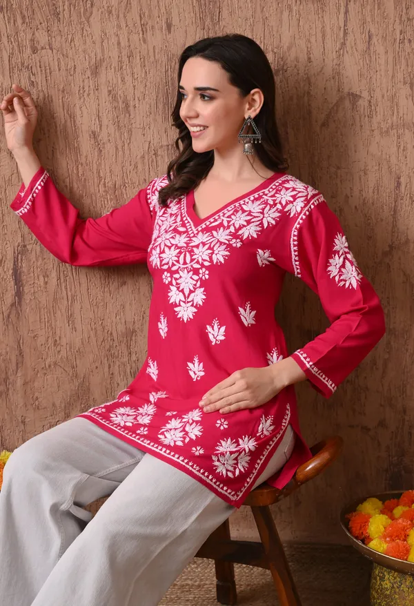 Pink_Elegant_Hand-Embroidered_Chikankari_Floral_Lucknowi_Kurti