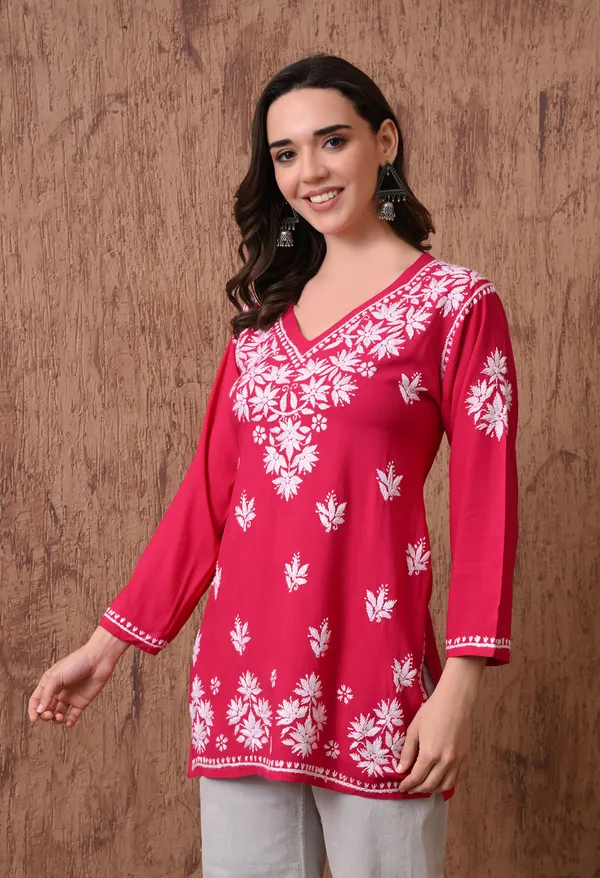 Pink_Elegant_Hand-Embroidered_Chikankari_Floral_Lucknowi_Kurti