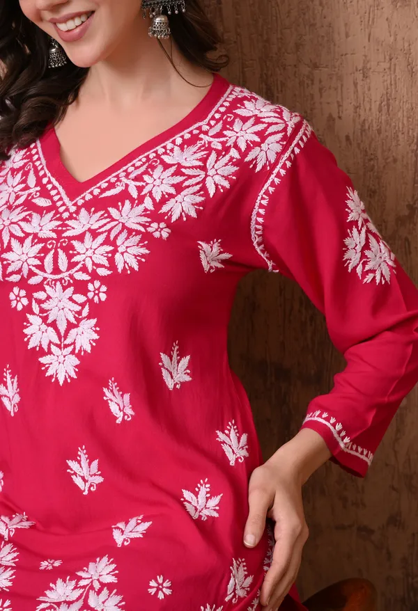 Pink_Elegant_Hand-Embroidered_Chikankari_Floral_Lucknowi_Kurti