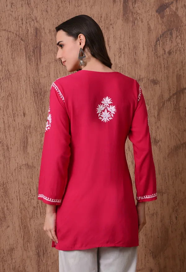 Pink_Elegant_Hand-Embroidered_Chikankari_Floral_Lucknowi_Kurti