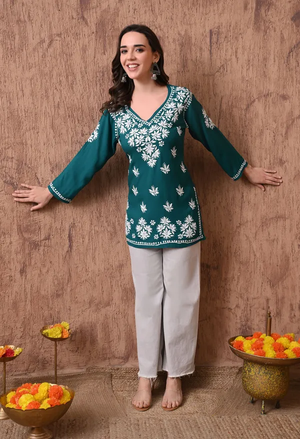 Teal_Green_Elegant_Hand-Embroidered_Chikankari_Floral_Lucknowi_Kurti