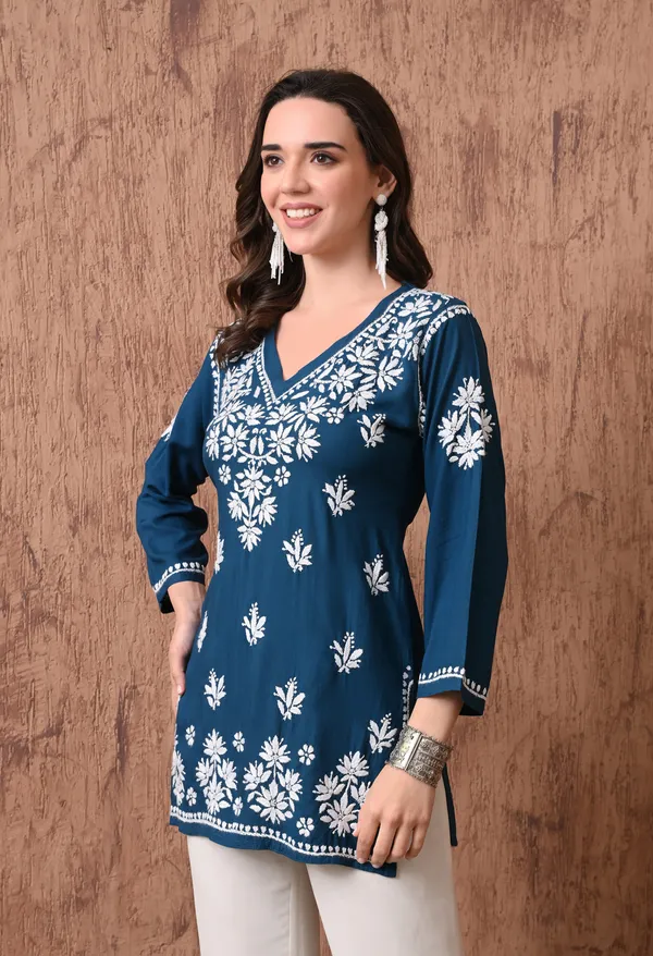 Teal_Elegant_Hand-Embroidered_Chikankari_Floral_Lucknowi_Kurti
