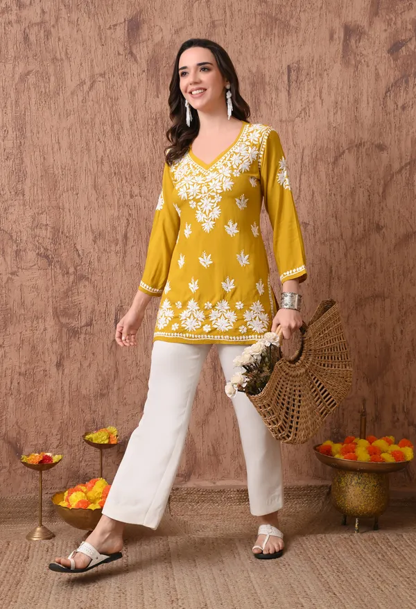 Yellow_Elegant_Hand-Embroidered_Chikankari_Floral_Lucknowi_Kurti