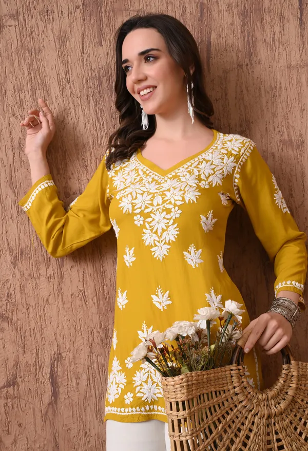 Yellow_Elegant_Hand-Embroidered_Chikankari_Floral_Lucknowi_Kurti