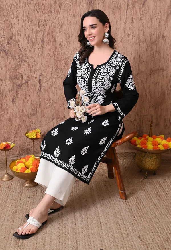 Black_&_White_Hand_Embroidered_Chikankari_Straight_Kurta
