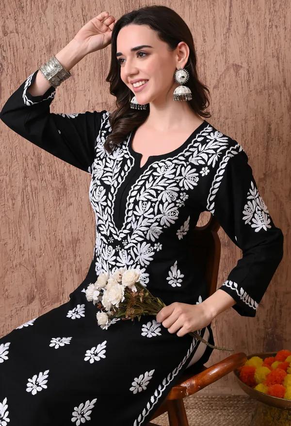 Black_&_White_Hand_Embroidered_Chikankari_Straight_Kurta
