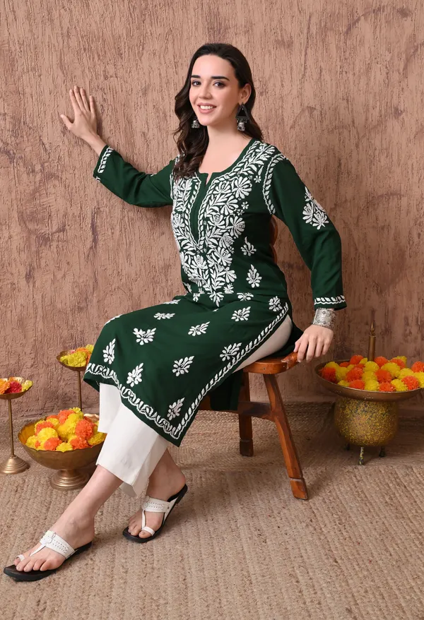Women_Green_Hand_Embroidered_Chikankari_Rayon_Straight_Kurta