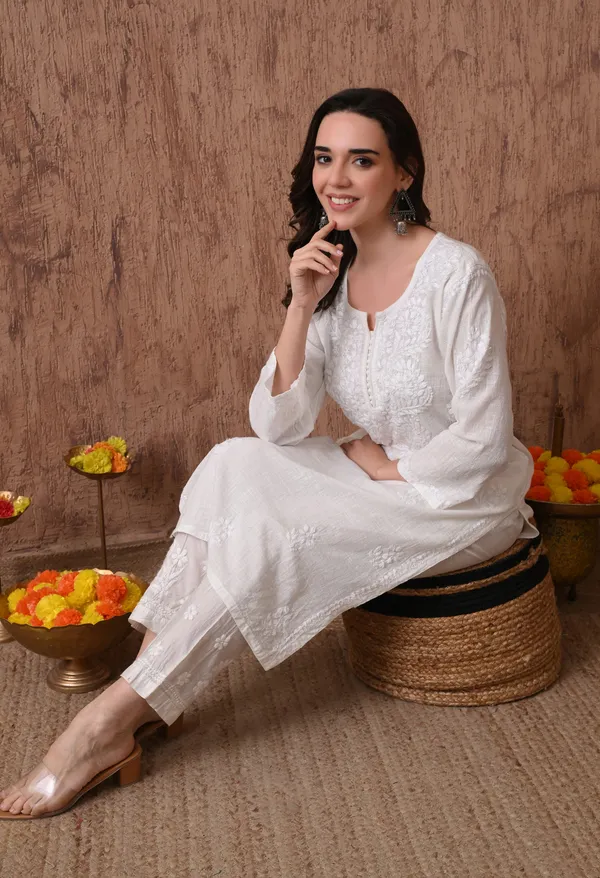 White_Hand_Embroidered_Chikankari_Linen_Cotton_Kurtai
