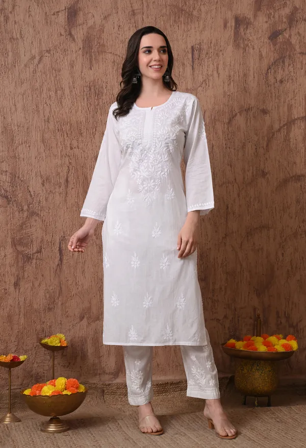 Women_Classic_Lucknowi_Chikankari_Ethnic_Hand_Embroidered_Straight_Kurta