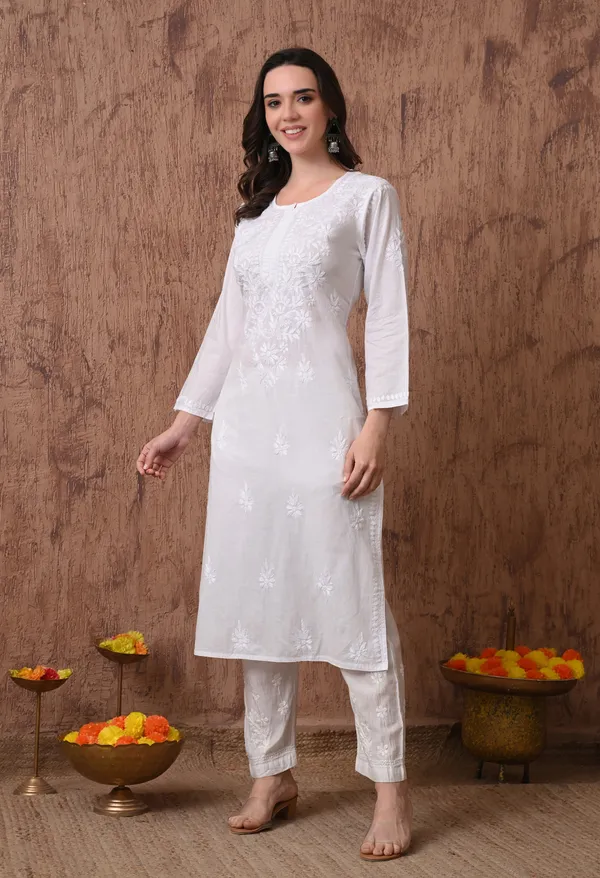 Women_Classic_Lucknowi_Chikankari_Ethnic_Hand_Embroidered_Straight_Kurta