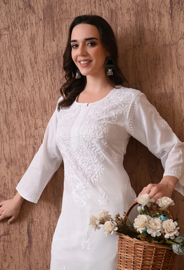 Women_Classic_Lucknowi_Chikankari_Ethnic_Hand_Embroidered_Straight_Kurta