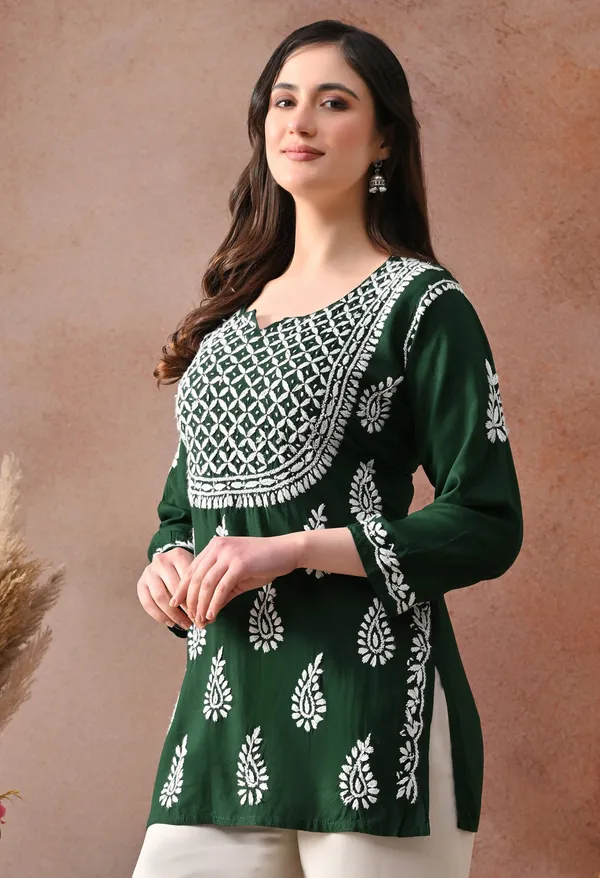 Green_Hand-Embroidered_Chikankari_Rayon_Short_Kurta