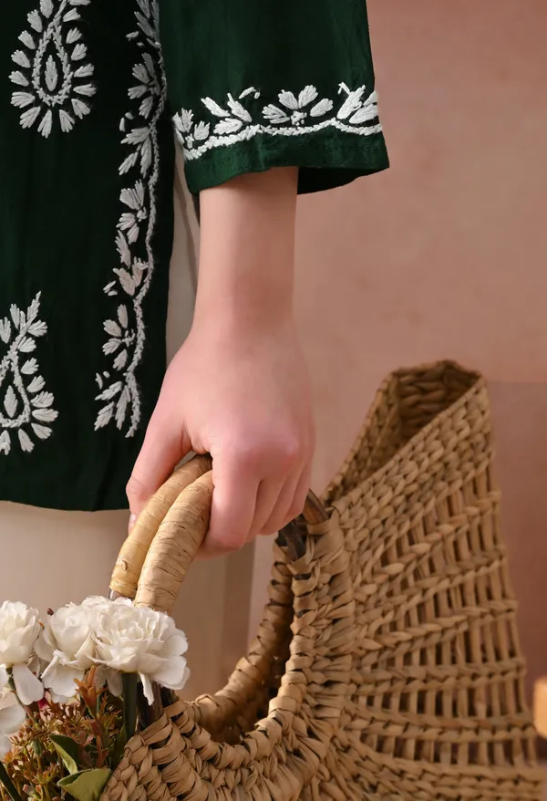 Green_Hand-Embroidered_Chikankari_Rayon_Short_Kurta