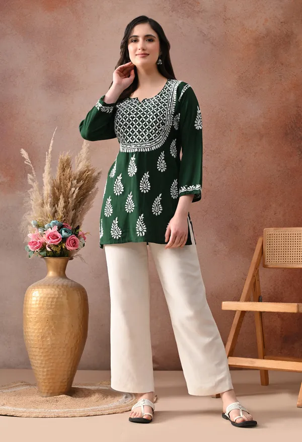 Green_Hand-Embroidered_Chikankari_Rayon_Short_Kurta