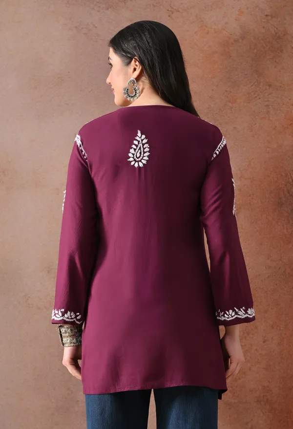 Teal_Hand-Embroidered_Chikankari_Rayon_Short_Kurta