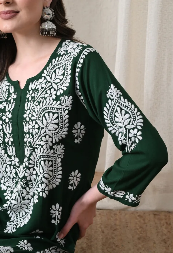 Green_&_White_Hand-Embroidered_Chikankari_Rayon_Straight_Kurta