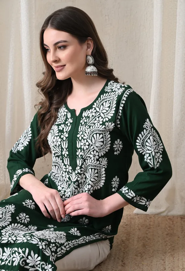 Green_&_White_Hand-Embroidered_Chikankari_Rayon_Straight_Kurta