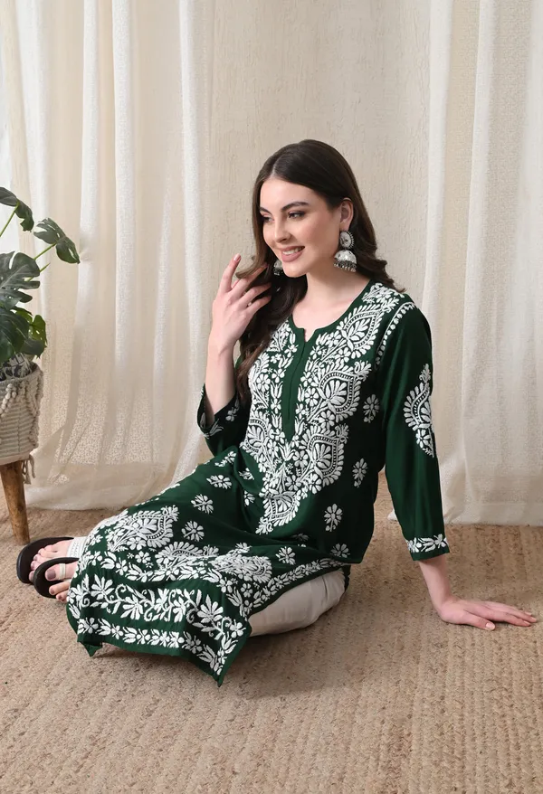Green_&_White_Hand-Embroidered_Chikankari_Rayon_Straight_Kurta