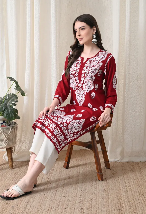 Maroon_&_White_Hand-Embroidered_Chikankari_Rayon_Straight_Kurta