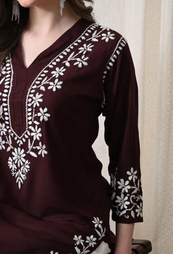 Blue_Hand-Embroidered_Chikankari_Rayon_Straight_Kurta