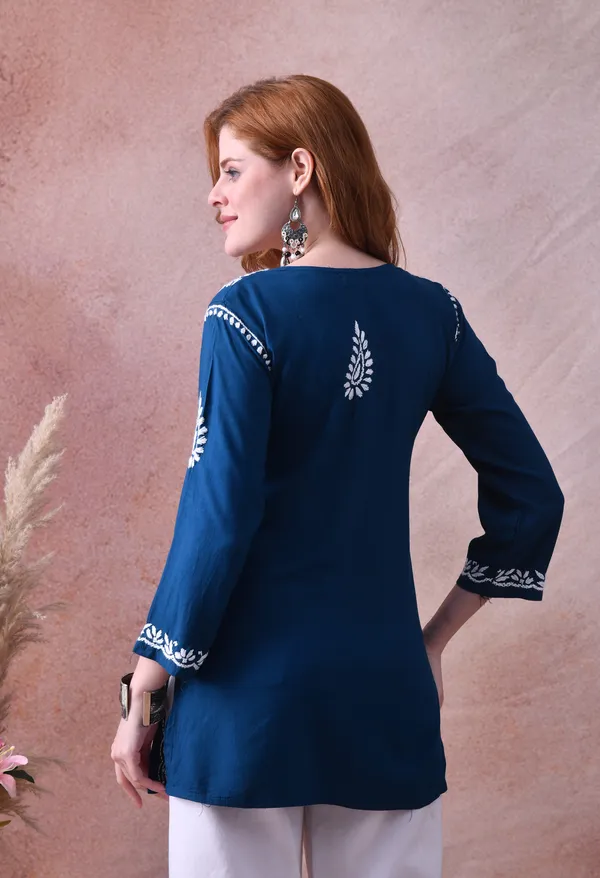 Teal_Hand-Embroidered_Chikankari_Rayon_Short_Kurta