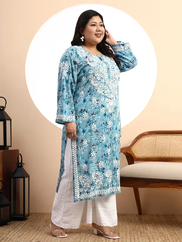 Women_Blue_Floral_Hand-Embroidered_Chikankari_Mulmul_Kurta