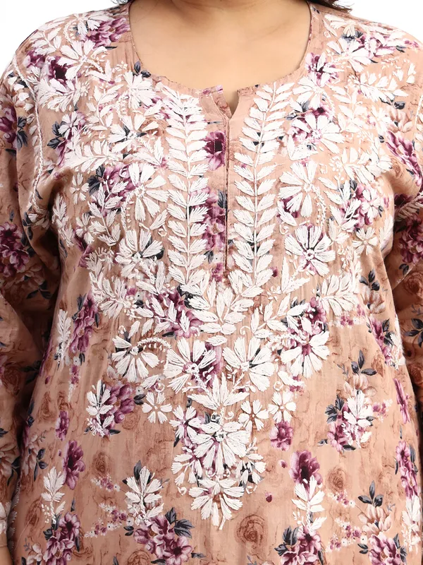 Women_Peach_Floral_Hand-Embroidered_Chikankari_Mulmul_Kurta