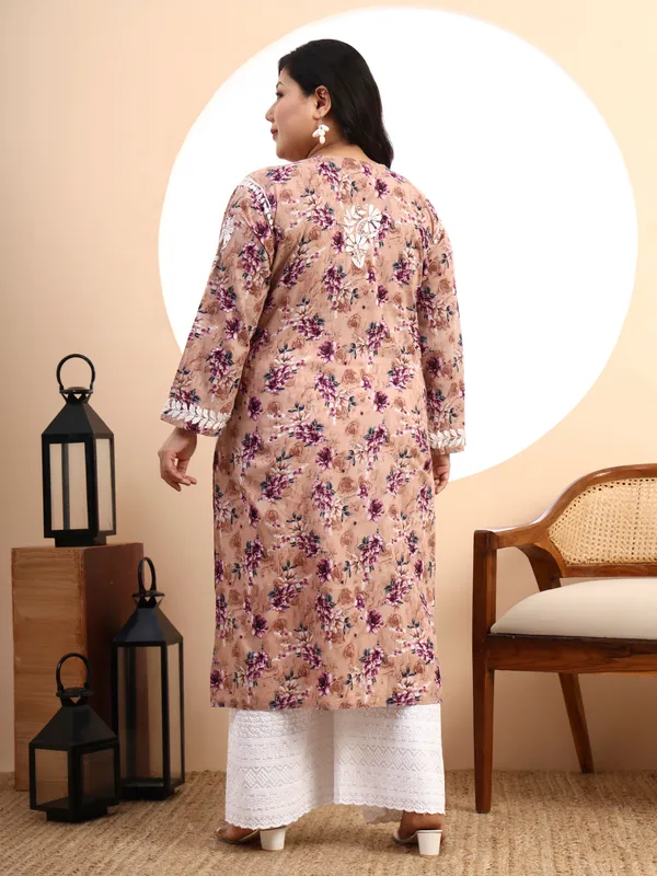 Women_Peach_Floral_Hand-Embroidered_Chikankari_Mulmul_Kurta