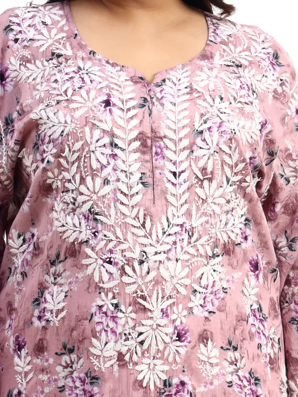 Women_Pink_Floral_Hand-Embroidered_Chikankari_Mulmul_Kurta
