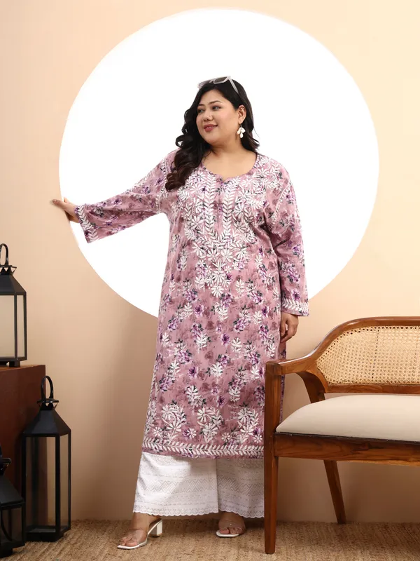 Women_Pink_Floral_Hand-Embroidered_Chikankari_Mulmul_Kurta