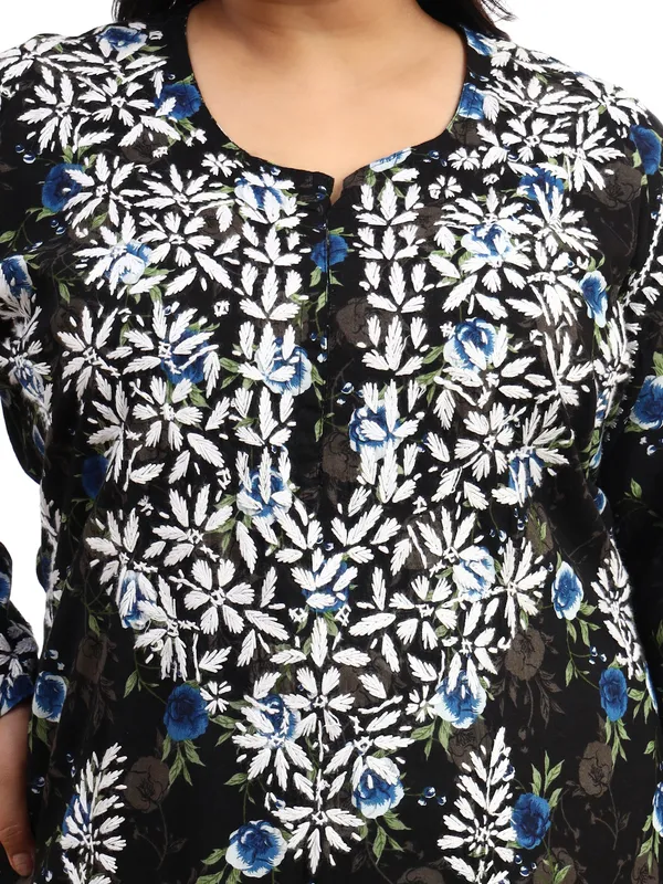 Women_Black_Floral_Hand-Embroidered_Chikankari_Mulmul_Kurta