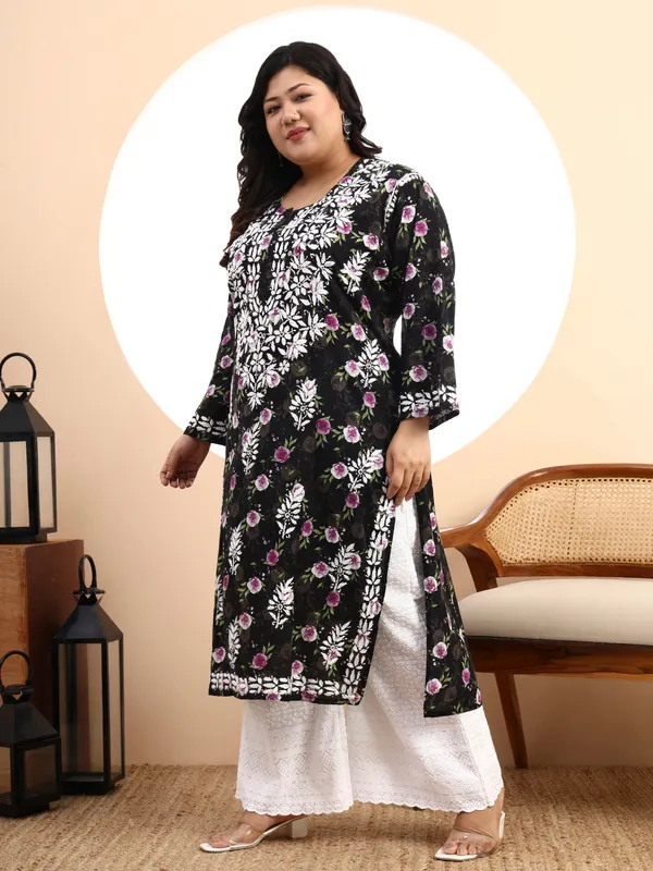 Women_Black_Floral_Hand-Embroidered_Chikankari_Mulmul_Kurta