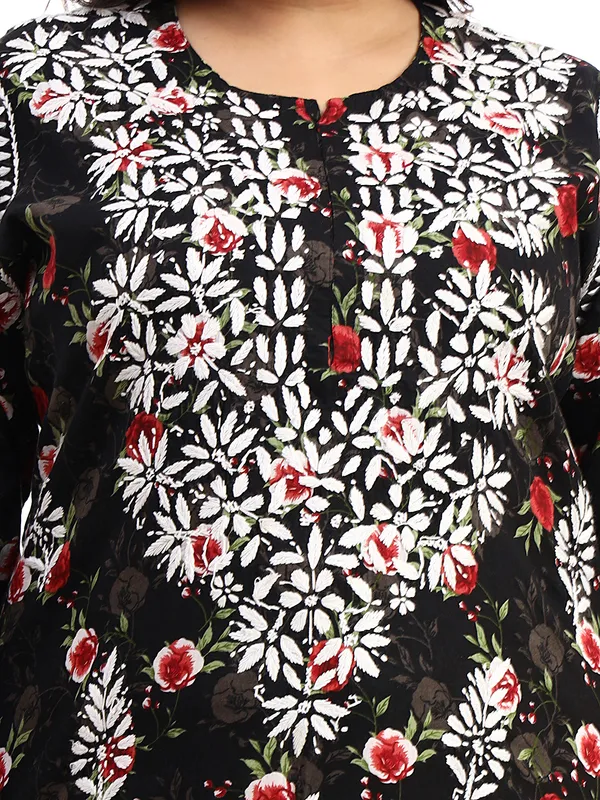 Women_Black_Floral_Hand-Embroidered_Chikankari_Mulmul_Kurta