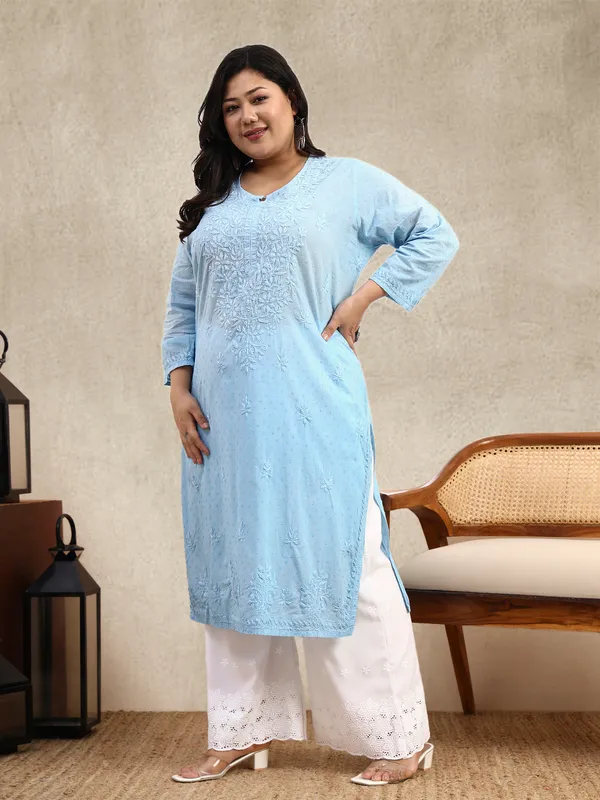 Sky_Blue_Ombre_Dobby_Cotton_Plus_Size_Hand_Embroidered_Chikankari_Kurta