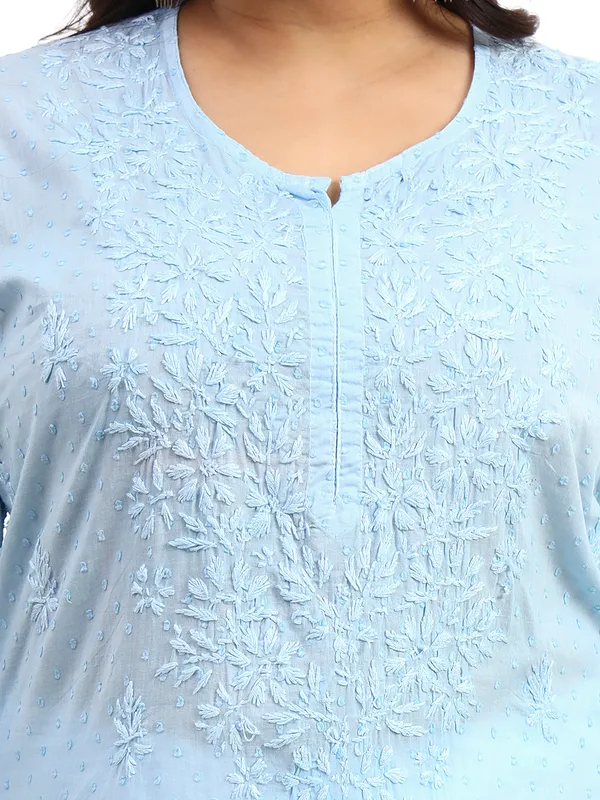 Sky_Blue_Ombre_Dobby_Cotton_Plus_Size_Hand_Embroidered_Chikankari_Kurta