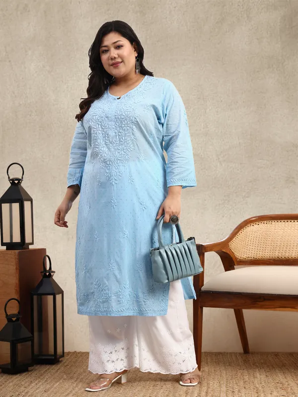 Sky_Blue_Ombre_Dobby_Cotton_Plus_Size_Hand_Embroidered_Chikankari_Kurta