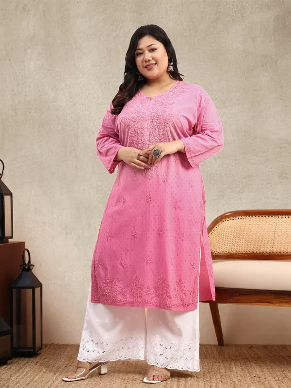 Pink_Ombre_Dobby_Cotton_Plus_Size_Hand_Embroidered_Chikankari_Kurta