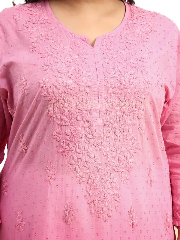 Pink_Ombre_Dobby_Cotton_Plus_Size_Hand_Embroidered_Chikankari_Kurta