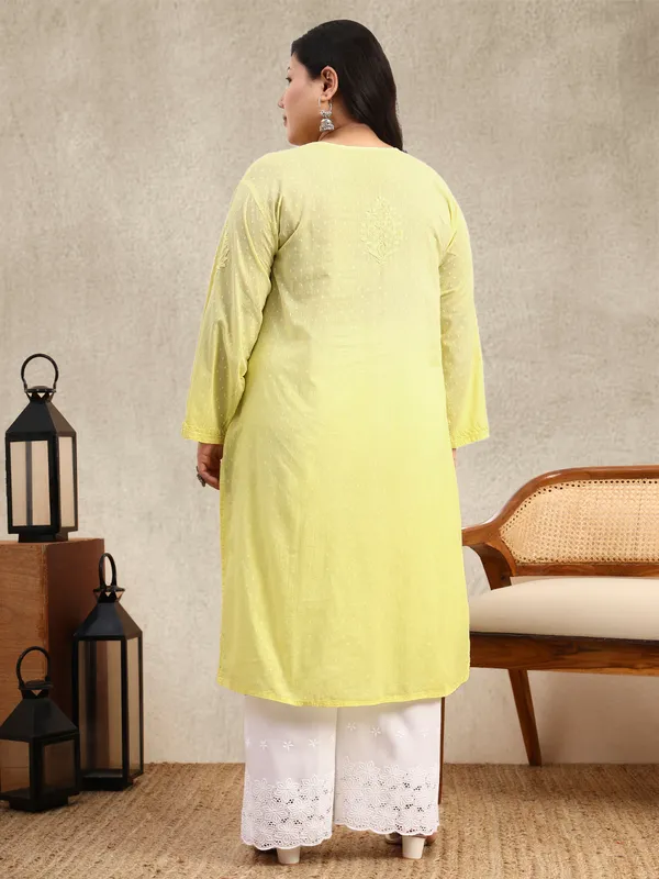 Yellow_Ombre_Dobby_Cotton_Plus_Size_Hand_Embroidered_Chikankari_Kurta
