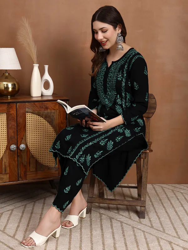 Black_&_Green_Hand_Embroidered_Chikankari_Rayon_Kurta_Set