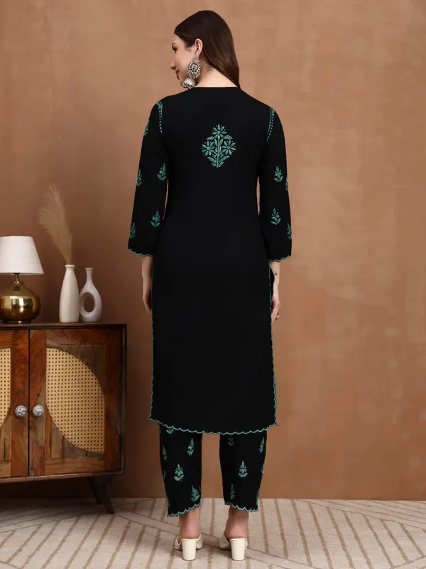 Black_&_Green_Hand_Embroidered_Chikankari_Rayon_Kurta_Set