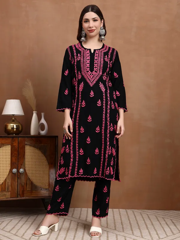 Black_&_Pink_Hand_Embroidered_Chikankari_Rayon_Kurta_Set